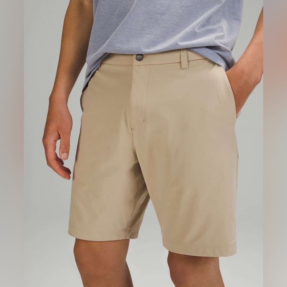 LULULEMON | commission classic fit 9 inch inseam | size 32